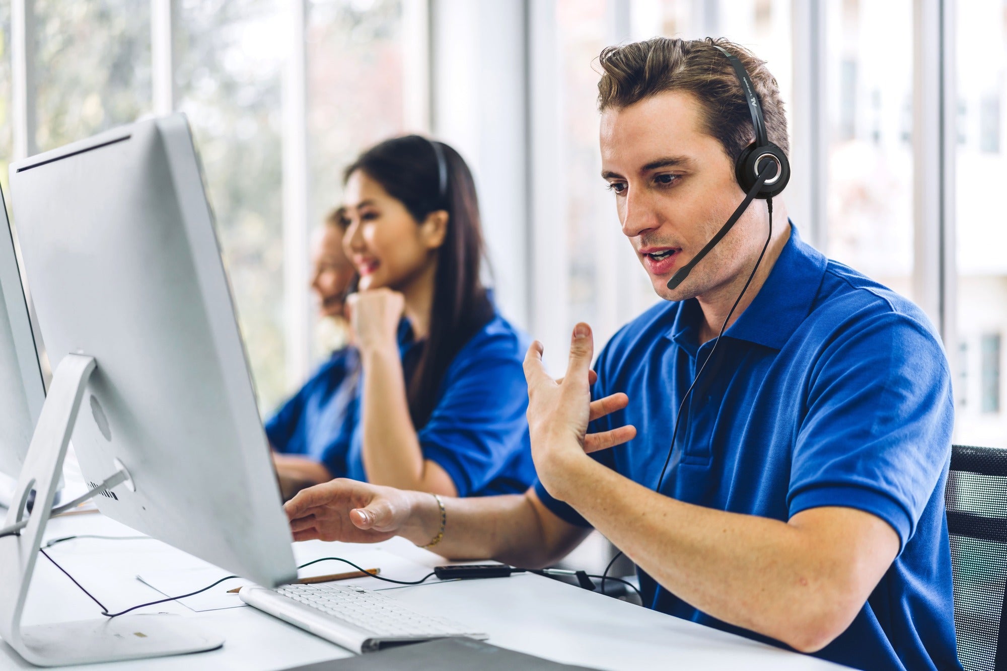 ¿Cuáles son las mejores auriculares para trabajos híbridos?